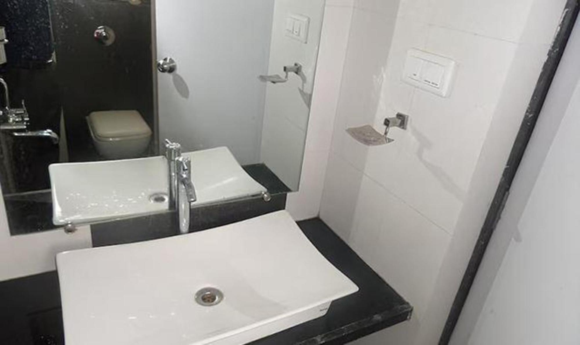 Fabhotel Skylark Inn Nashik Rum bild