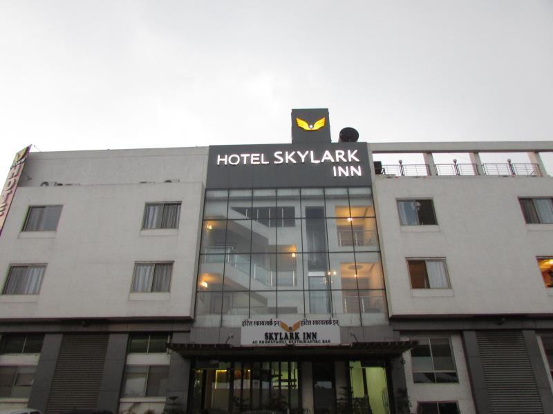Fabhotel Skylark Inn Nashik Exteriör bild